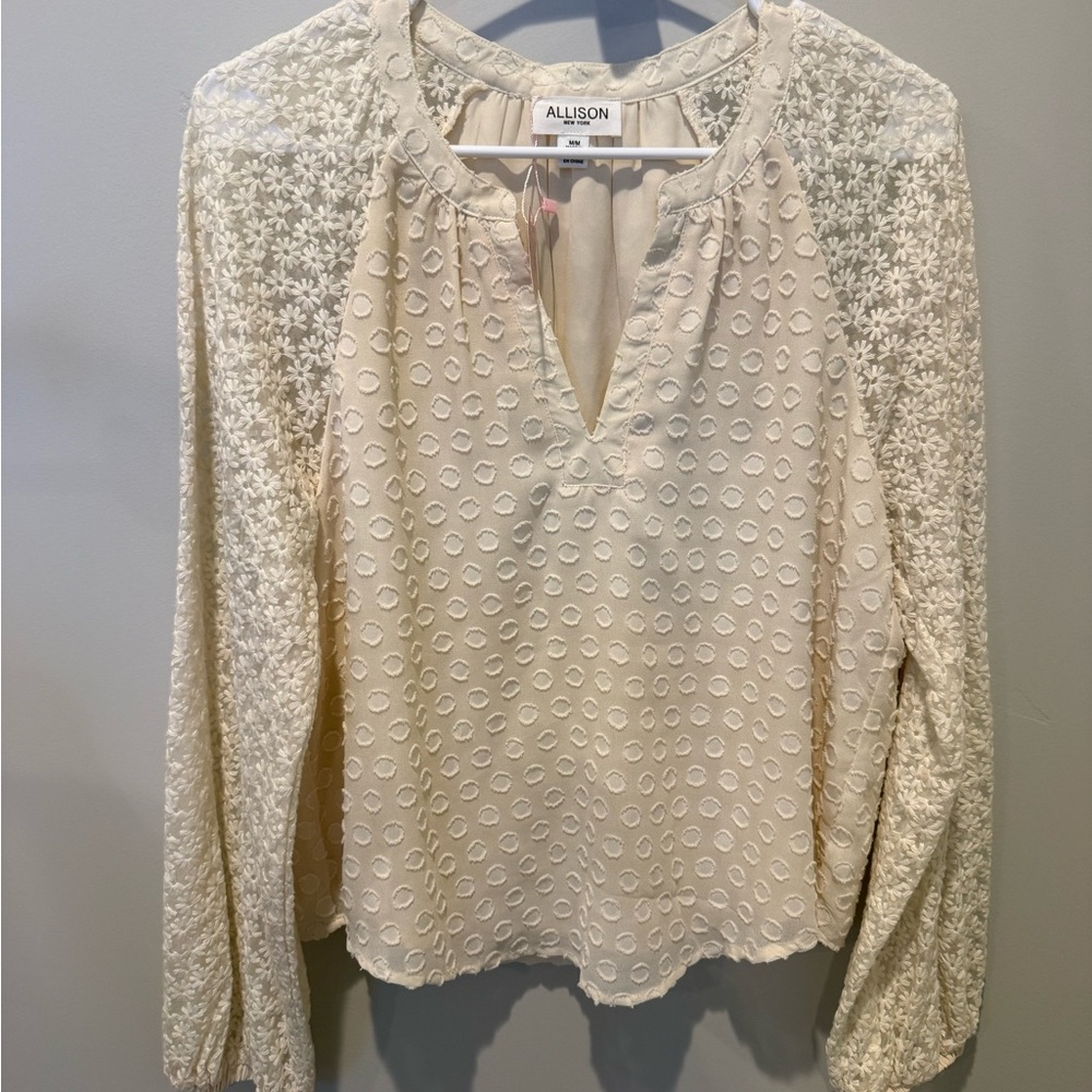 💋Allison Cream Lace Sleeve Women's Top‎ 165 - Picture 2 of 7